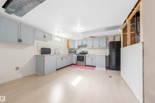 5417 14A Ave, Edmonton, AB - Indoor Photo Showing Kitchen