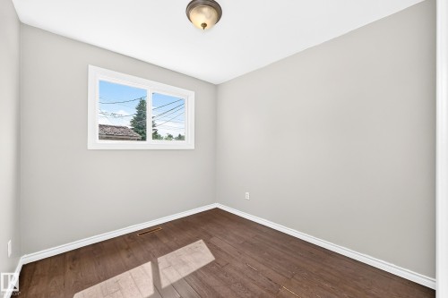 11607 137 Avenue Nw, Edmonton, AB - Indoor Photo Showing Other Room