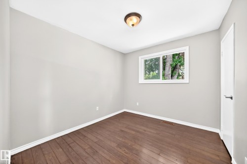 11607 137 Avenue Nw, Edmonton, AB - Indoor Photo Showing Other Room