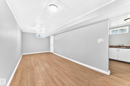 11607 137 Avenue Nw, Edmonton, AB - Indoor Photo Showing Other Room