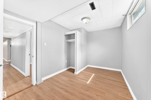 11607 137 Avenue Nw, Edmonton, AB - Indoor Photo Showing Other Room