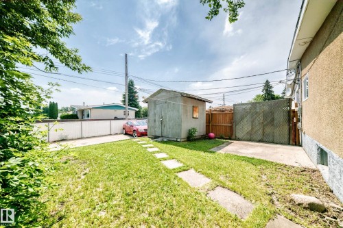 11607 137 Avenue Nw, Edmonton, AB - Outdoor