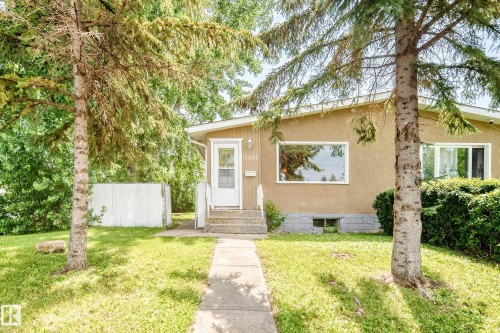 11607 137 Avenue Nw, Edmonton, AB - Outdoor
