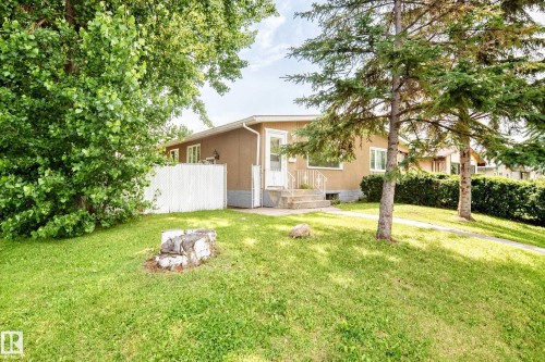 11607 137 Avenue Nw, Edmonton, AB - Outdoor