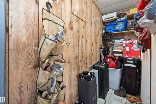 Image quality insufficient for description - 46 Maple Terrace Northwest, Edmonton, AB - Indoor