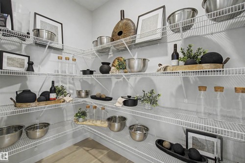 2 Nouveau Drive, St. Albert, AB - Indoor With Storage