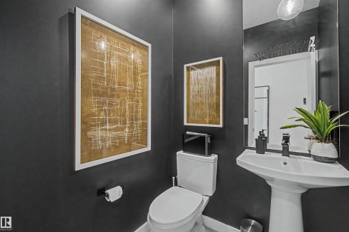2 Nouveau Drive, St. Albert, AB - Indoor Photo Showing Bathroom