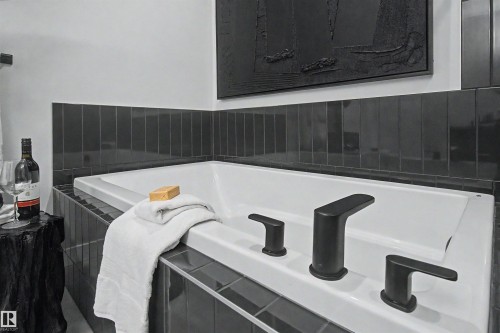 2 Nouveau Drive, St. Albert, AB - Indoor Photo Showing Bathroom