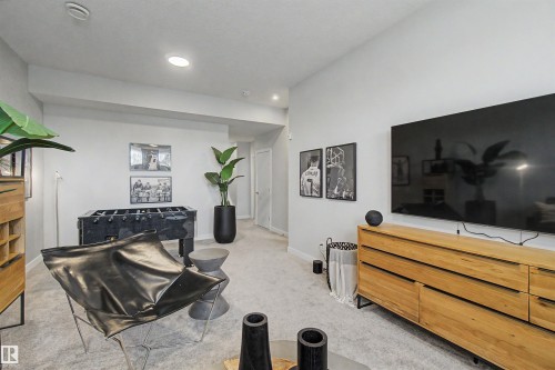 2 Nouveau Drive, St. Albert, AB - Indoor