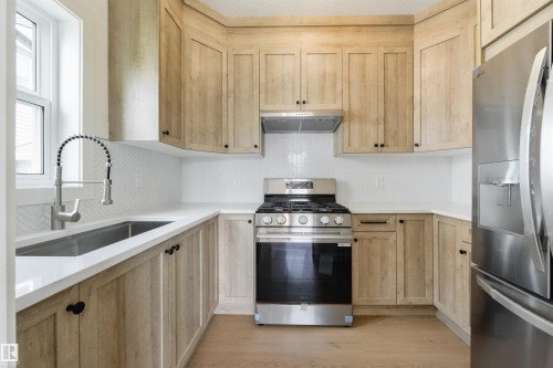 23 Lakevista, Beaumont, AB - Indoor Photo Showing Kitchen