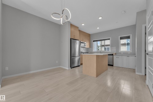 #36 215 Saddleback Rd Nw, Edmonton, AB - Indoor Photo Showing Kitchen