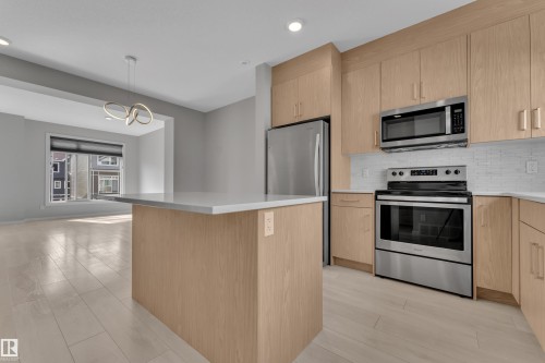 #36 215 Saddleback Rd Nw, Edmonton, AB - Indoor Photo Showing Kitchen