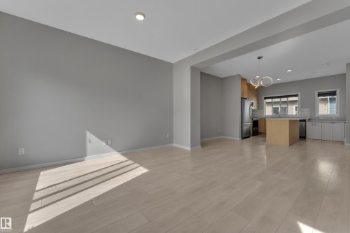 #36 215 Saddleback Rd Nw, Edmonton, AB - Indoor