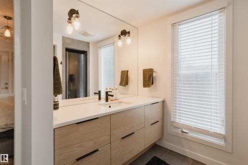 13 Flagstone Crescent, St. Albert, AB - Indoor Photo Showing Bathroom
