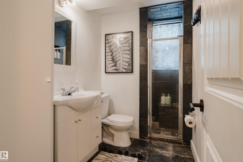 13 Flagstone Crescent, St. Albert, AB - Indoor Photo Showing Bathroom