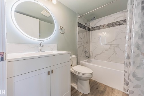 #1705 10150 117 St Nw, Edmonton, AB - Indoor Photo Showing Bathroom
