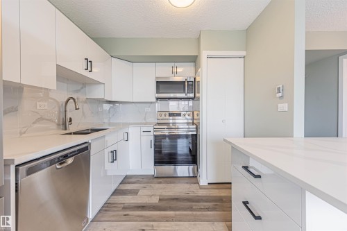 #1705 10150 117 St Nw, Edmonton, AB - Indoor Photo Showing Kitchen With Double Sink With Upgraded Kitchen