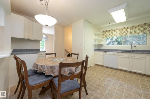 84 Larose Drive, St. Albert, AB - Indoor Photo Showing Dining Room