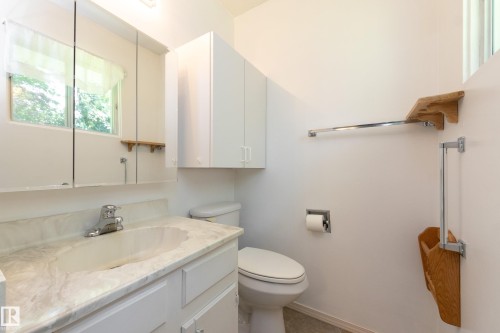 84 Larose Drive, St. Albert, AB - Indoor Photo Showing Bathroom