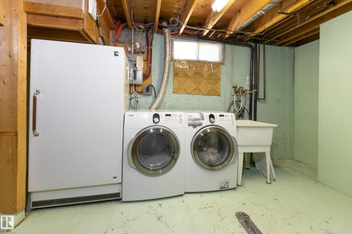 84 Larose Drive, St. Albert, AB - Indoor Photo Showing Laundry Room