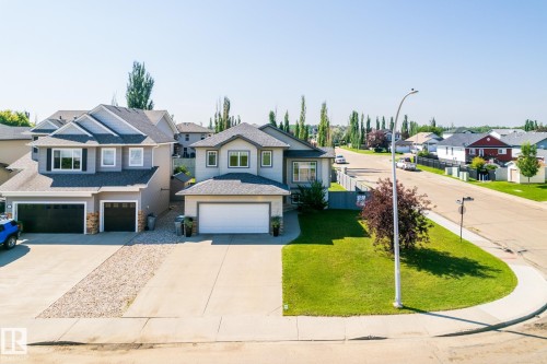 501 GRANDIN Drive   Morinville, AB T8R 0E3