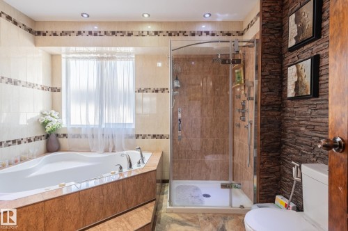 11916 71 Street Nw, Edmonton, AB - Indoor Photo Showing Bathroom