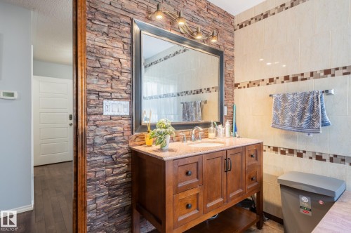 11916 71 Street Nw, Edmonton, AB - Indoor Photo Showing Bathroom