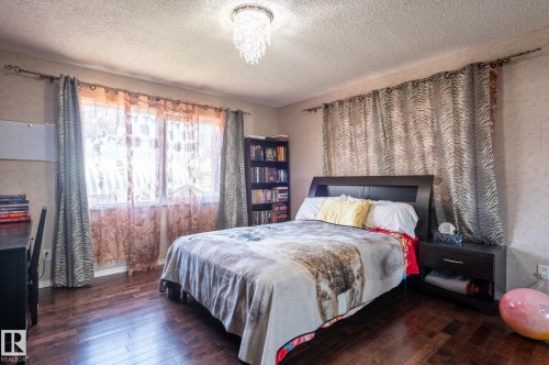 11916 71 Street Nw, Edmonton, AB - Indoor Photo Showing Bedroom