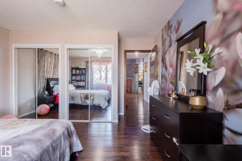 11916 71 Street Nw, Edmonton, AB - Indoor Photo Showing Bedroom
