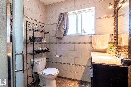 11916 71 Street Nw, Edmonton, AB - Indoor Photo Showing Bathroom