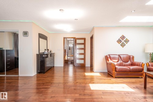 11916 71 Street Nw, Edmonton, AB - Indoor Photo Showing Living Room