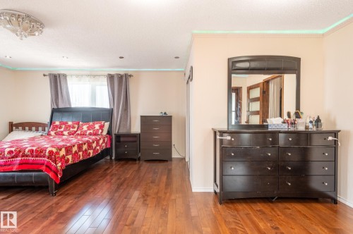 11916 71 Street Nw, Edmonton, AB - Indoor Photo Showing Bedroom