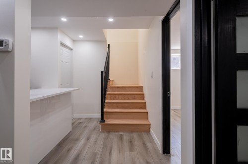 11916 71 Street Nw, Edmonton, AB - Indoor Photo Showing Other Room