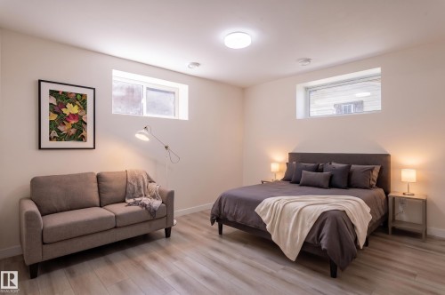 11916 71 Street Nw, Edmonton, AB - Indoor Photo Showing Bedroom