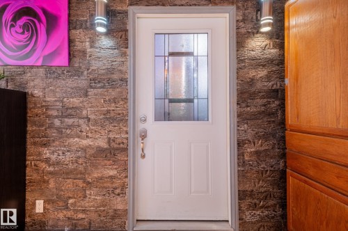 11916 71 Street Nw, Edmonton, AB - Indoor Photo Showing Other Room
