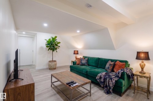 11916 71 Street Nw, Edmonton, AB - Indoor Photo Showing Living Room