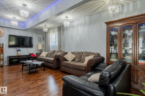 11916 71 Street Nw, Edmonton, AB - Indoor Photo Showing Living Room
