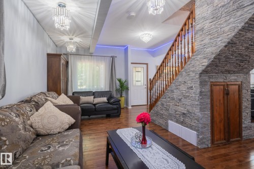 11916 71 Street Nw, Edmonton, AB - Indoor