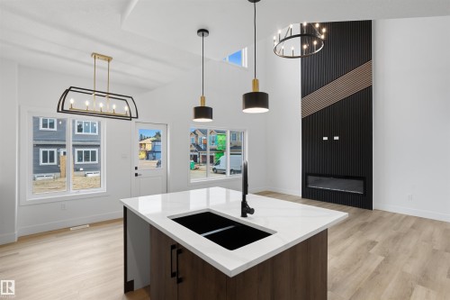 1772 Crossbill Loop Nw, Edmonton, AB - Indoor Photo Showing Kitchen With Double Sink