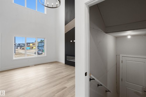 1772 Crossbill Loop Nw, Edmonton, AB - Indoor Photo Showing Other Room