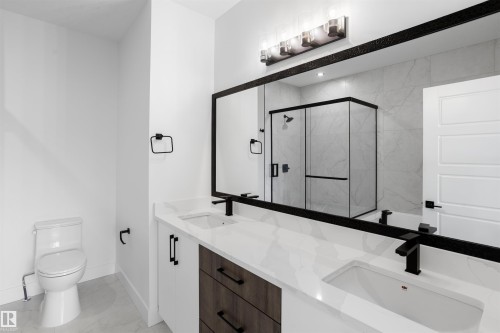 1772 Crossbill Loop Nw, Edmonton, AB - Indoor Photo Showing Bathroom