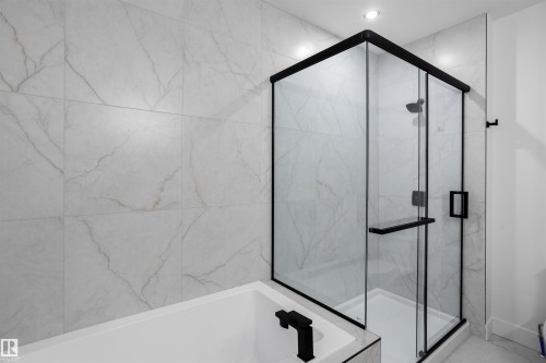 1772 Crossbill Loop Nw, Edmonton, AB - Indoor Photo Showing Bathroom