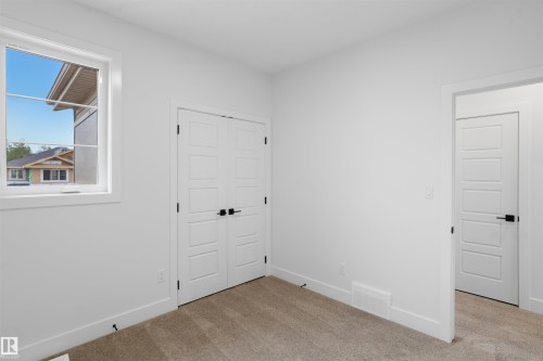 1772 Crossbill Loop Nw, Edmonton, AB - Indoor Photo Showing Other Room