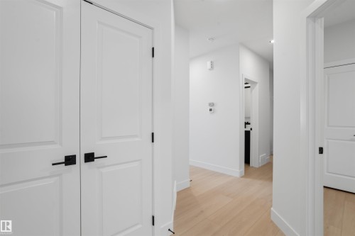 409 Munn Court, Leduc, AB - Indoor Photo Showing Other Room