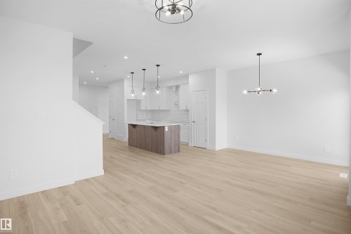 8464 183 Avenue Nw, Edmonton, AB - Indoor Photo Showing Kitchen