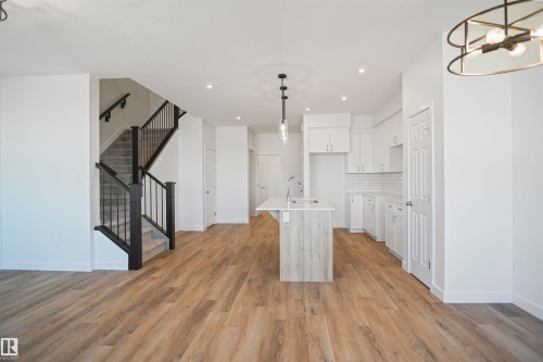 18955 28 Avenue Nw, Edmonton, AB - Indoor