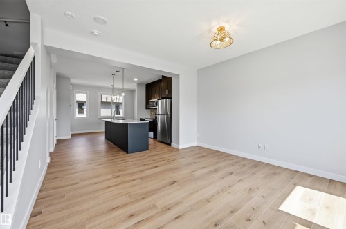 #4 11910 35 Av Sw, Edmonton, AB - Indoor Photo Showing Kitchen
