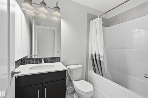 #4 11910 35 Av Sw, Edmonton, AB - Indoor Photo Showing Bathroom