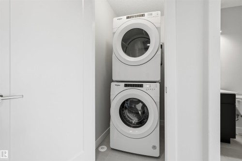 #4 11910 35 Av Sw, Edmonton, AB - Indoor Photo Showing Laundry Room