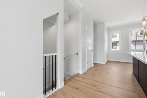 #4 11910 35 Av Sw, Edmonton, AB - Indoor Photo Showing Other Room